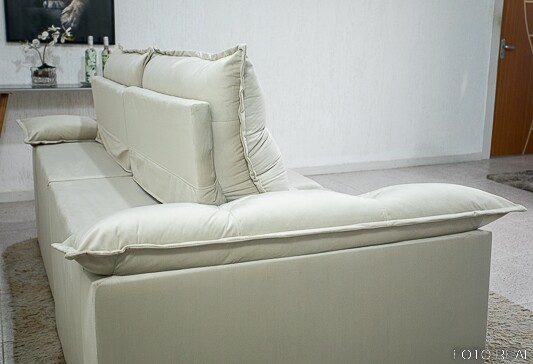 Sofá Retrátil Reclinável Emanuelly 2.30m Veludo Bege 01 - D28 Soft