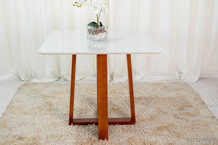 Mesa de Jantar Pedro Mel Vidro Off 90×90 4 Cadeiras Lisboa Veludo Cinza 507 Madeira Maciça Art Assento - Entregue Montada - Imagem 5