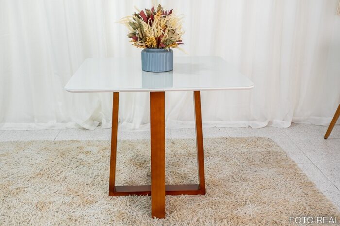 Mesa de Jantar Pedro Mel Vidro Off 90×90 4 Cadeiras Lisboa Veludo Marrom 509 Madeira Maciça Art Assento - Entregue Montada - Imagem 5