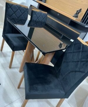 Mesa Madri 120×80 Cinamono/Preto com 4 Cadeiras Stella Veludo Preto – MINASPLAC + CLEFATOS