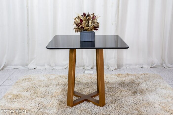 Mesa de Jantar Pedro Mel Vidro Preto 90×90 4 Cadeiras Lisboa Veludo Preto 504 Madeira Maciça Art Assento - Entregue Montada - Imagem 6