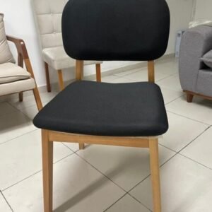 Mesa Sintonia (Tampo Maxi) 170 Amêndoa Clean/Off White com 6 Cadeiras Gaya Linho Preto 09 – LOPAS + J SILVA MÓVEIS